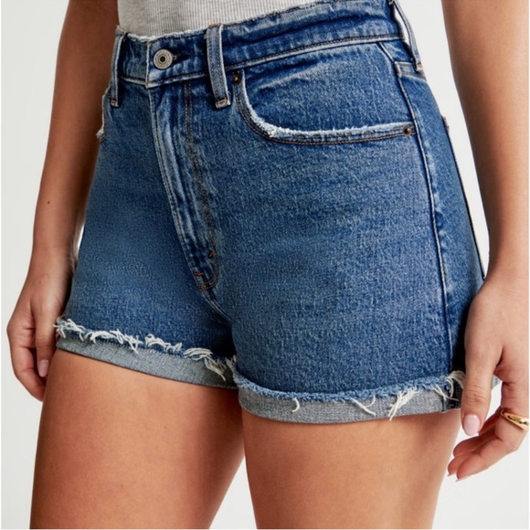 Abercrombie & Fitch Pants - Abercrombie & Fitch The Mom Short CURVE